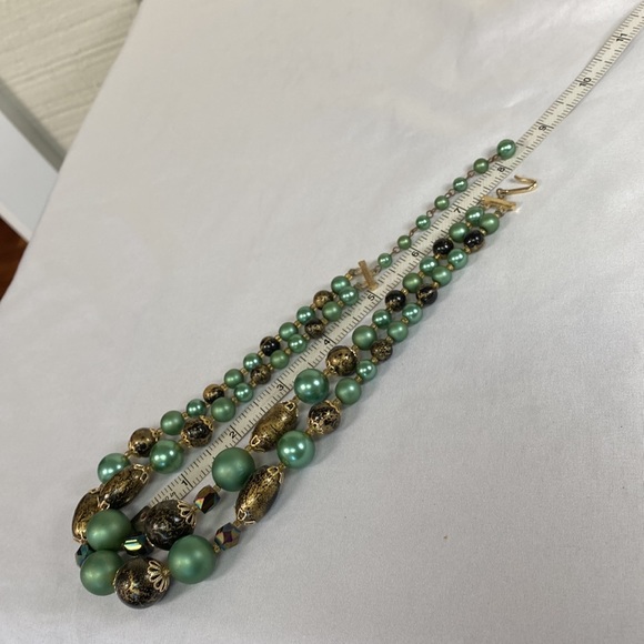 Vintage double strand green and gold splash bead necklace - Picture 7 of 7